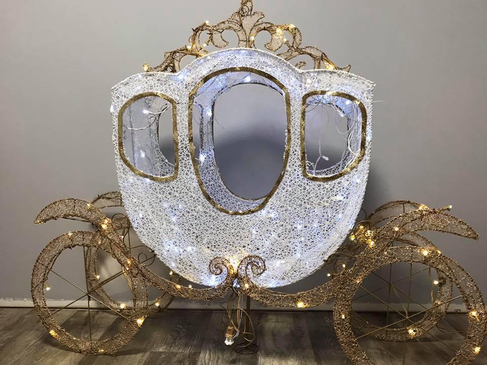 Cinderella carriage for wedding gift card box