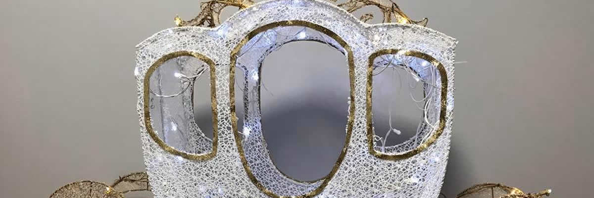 Cinderella carriage for wedding gift card box